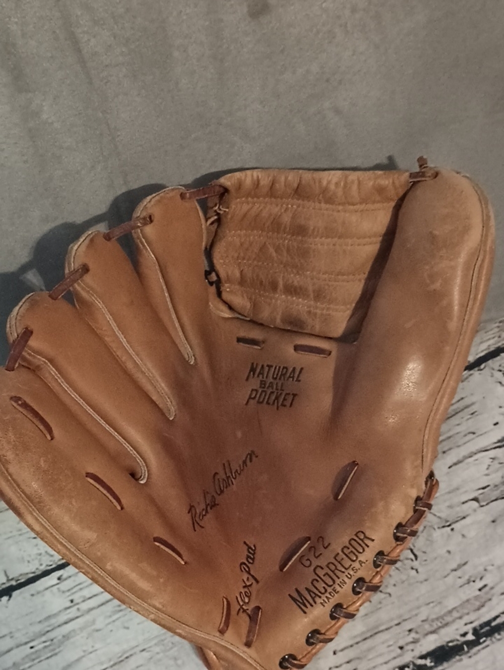 50s Era MacGregor G22 Richie Ashburn Glove LHT